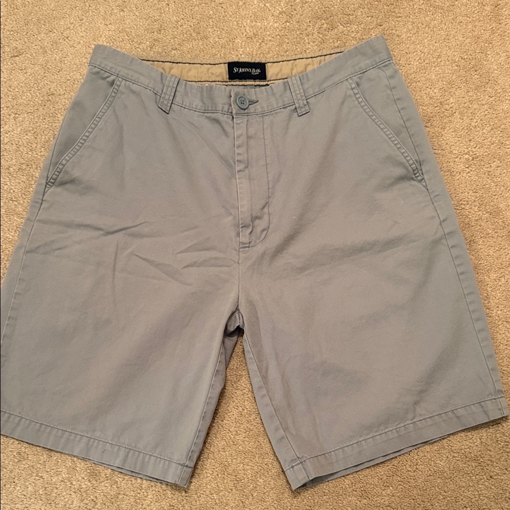 St. John's Bay Men's Light Gray Flat-Front Shorts